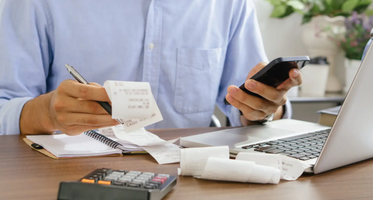 Smart Strategies to Manage Expenses When Setting Up a Free Zone